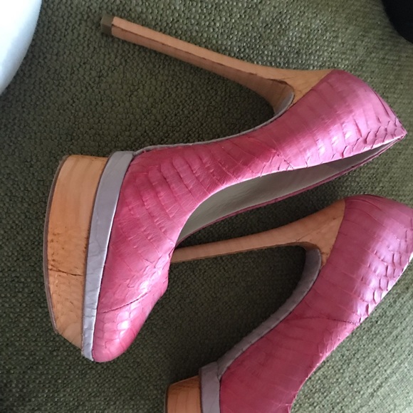 B Brian Atwood heels 7.5 - Picture 2 of 4